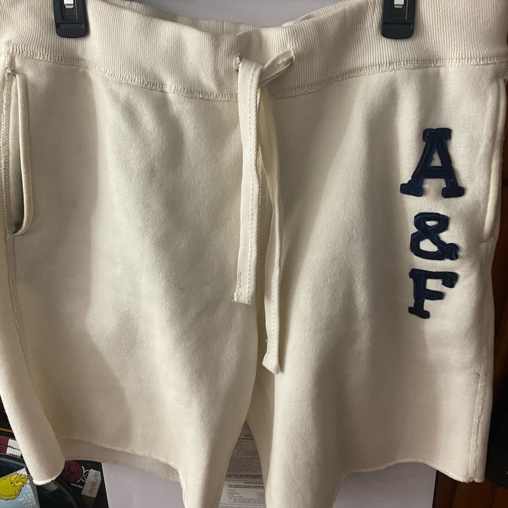 Men’s Abercrombie and Fitch Off White Shorts